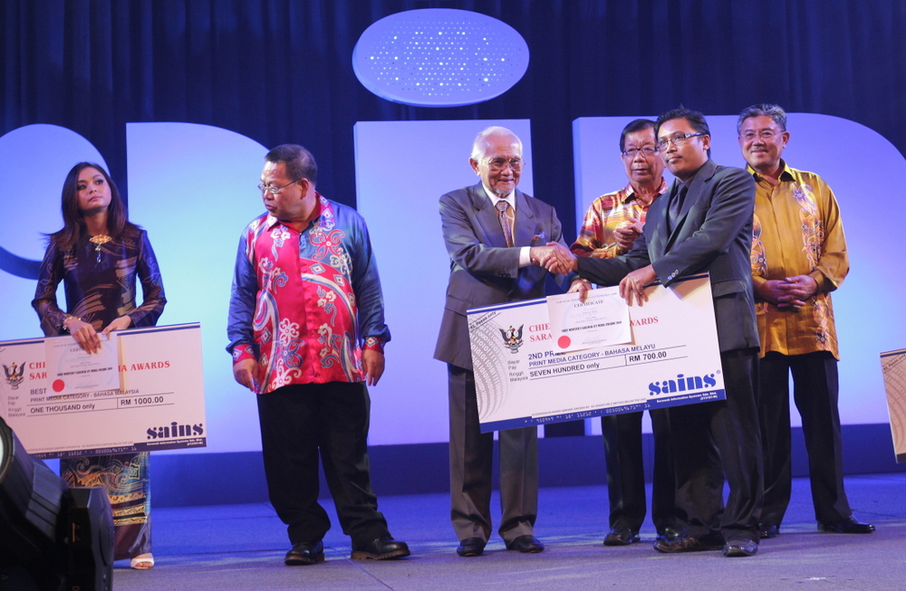 Safri Ali Othman, executive of Faradale Media-M won 2nd Prize in the Sains ICT Media Awards